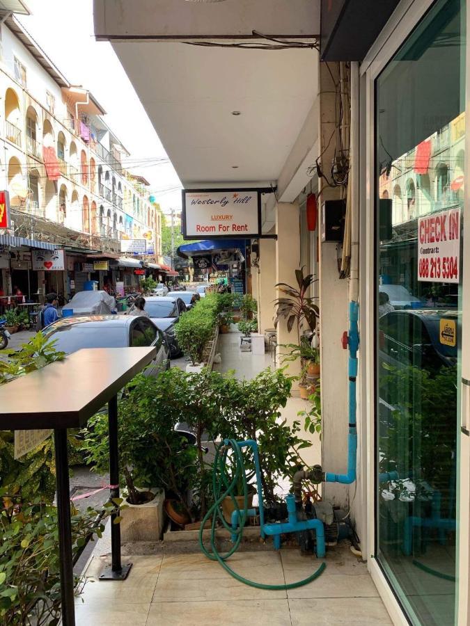 Big Moose Pattaya Hotel Exterior photo